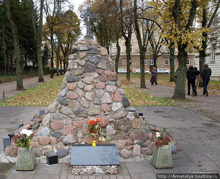 Памятник жертвам оккупации Литва