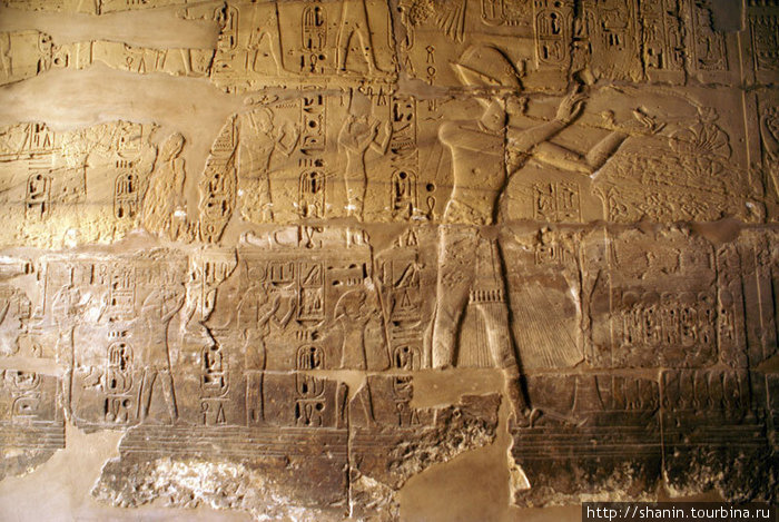 Картины на внутренней стене Луксор, Египет