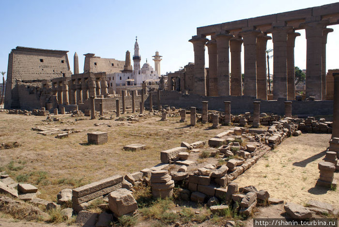 Руины Луксорского храма Луксор, Египет