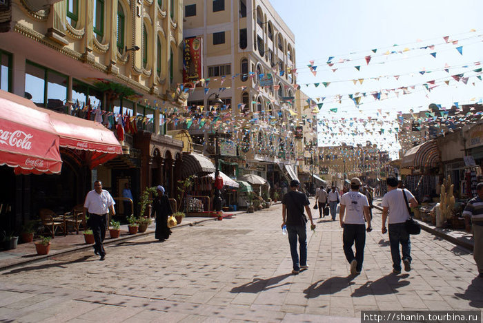 Центральная пешеходная улочка Асуана Провинция Асуан, Египет