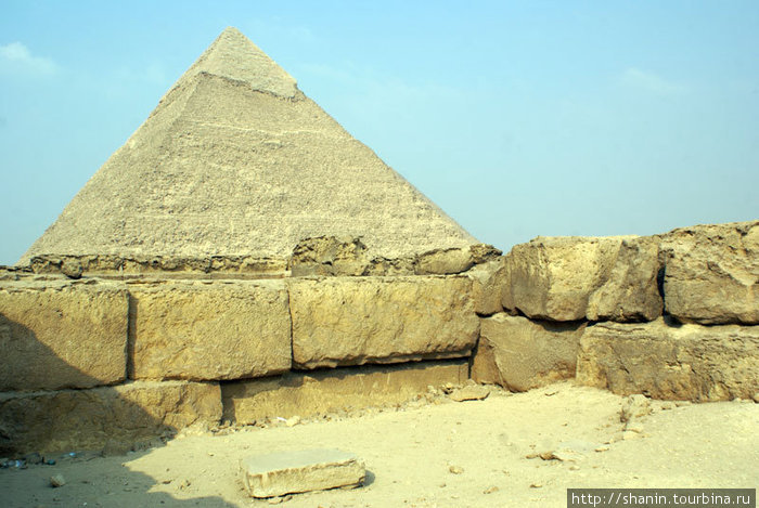 Пирамида Хеопса и руины храма Гиза, Египет