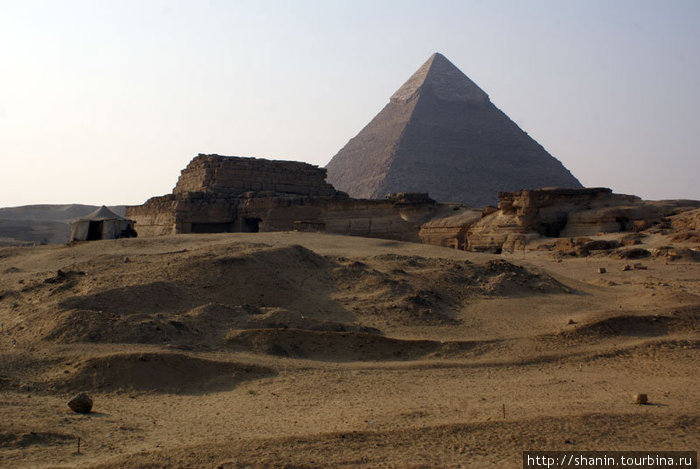 Пирамида Хефрена в пустыне Гиза, Египет