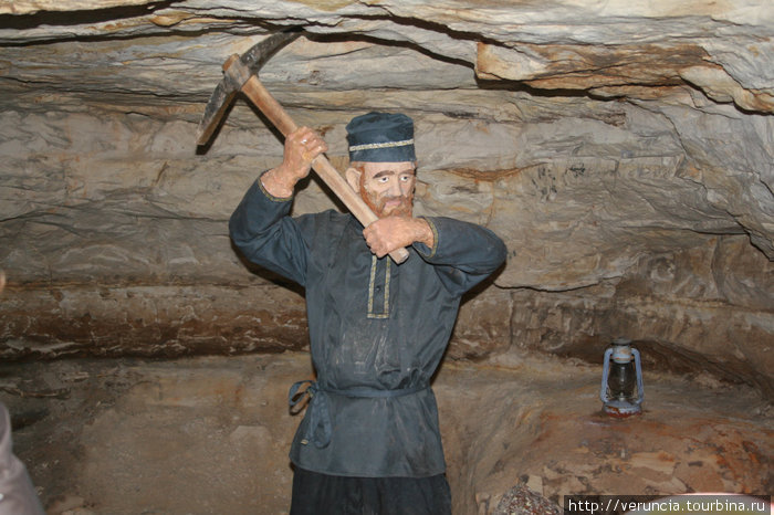 Большая часть пещер была создана в период со второй половины XIX века по начало XX века, — в то время в Петербурге начался промышленный и строительный бум. Ульяновка, Россия