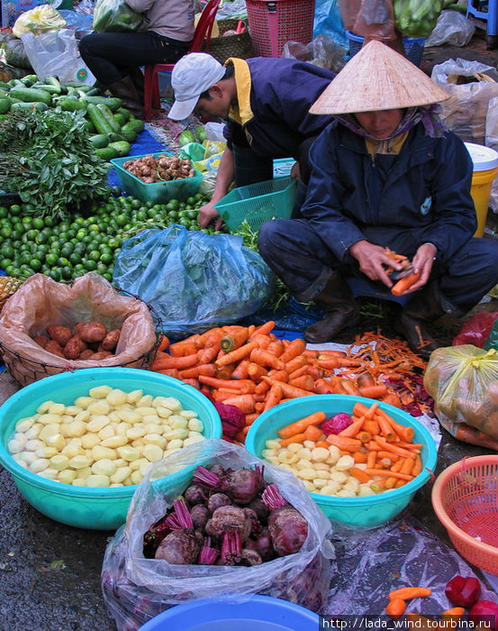 Есть чищенные овощи. Есть чищенные овощи.