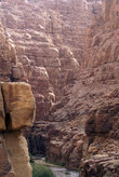 В каньоне Вади Муджеб
