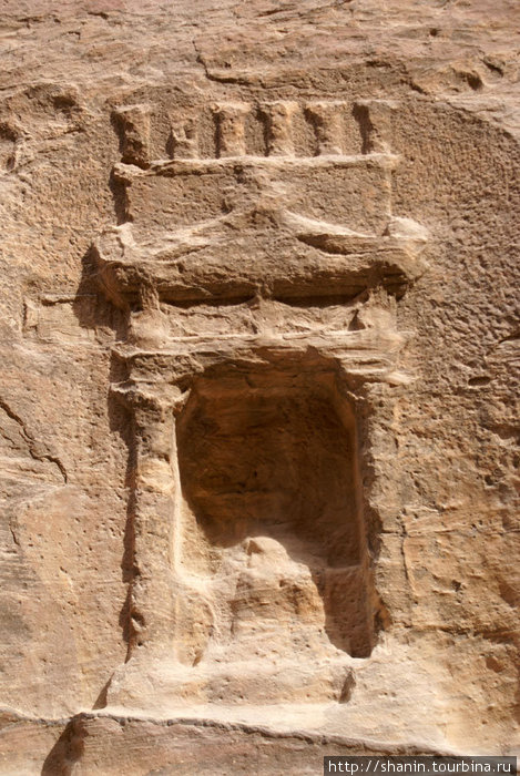 Барельеф на скале Петра, Иордания