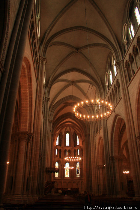 интерьер Кафедрального собора Святого Петра Женева, Швейцария