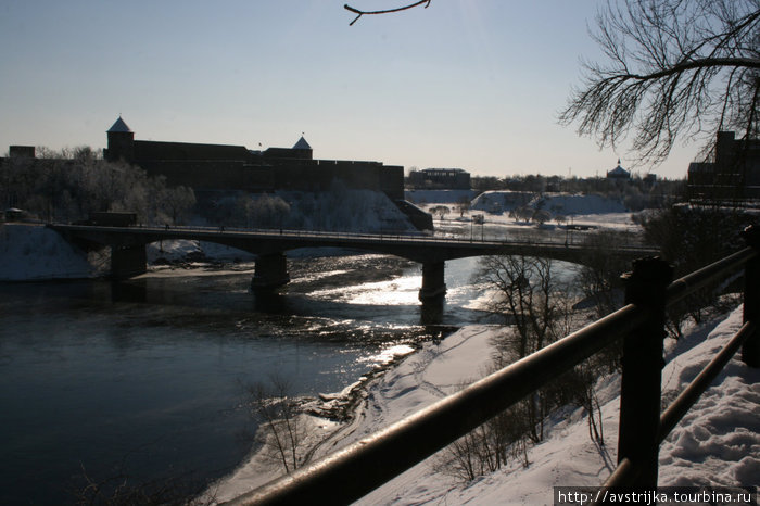 река Нарва и мост Дружбы Нарва, Эстония