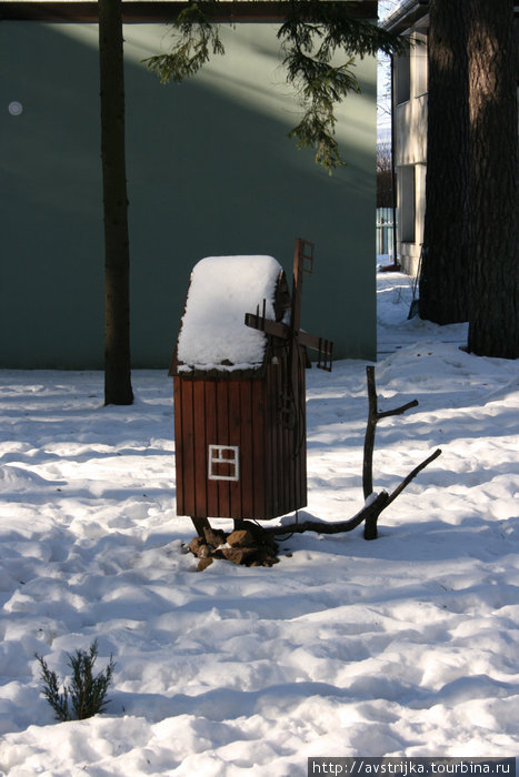 крошечная мельница в одном из домов Нарва-Йыессу Нарва, Эстония