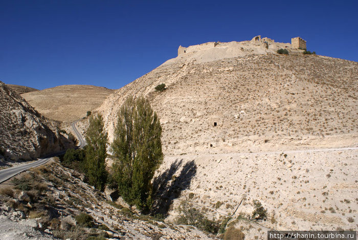 Дорога от замка Монт Реалис к хайвею Эль-Карак, Иордания