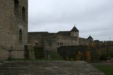 стены Нарвского замка и Ивангородская крепость