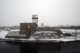Нарвский замок восстановлен гораздо лучше Ивангородской крепости. Потому что, как принято было в СССР все лучшее для союзных пограничных республик.
