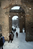 Проходные дворы с арками в Парусинке