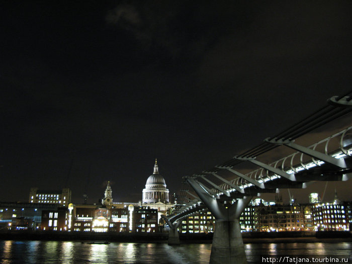 А также огни ночного Лондона, дождь и пеликан... Лондон, Великобритания