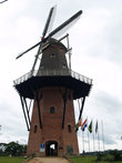 Ветряная мельница для туристов