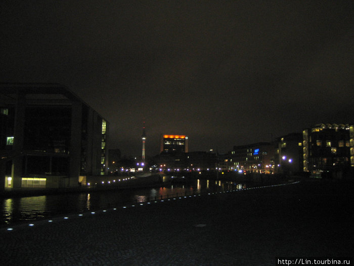 Огни ночного города Берлин, Германия