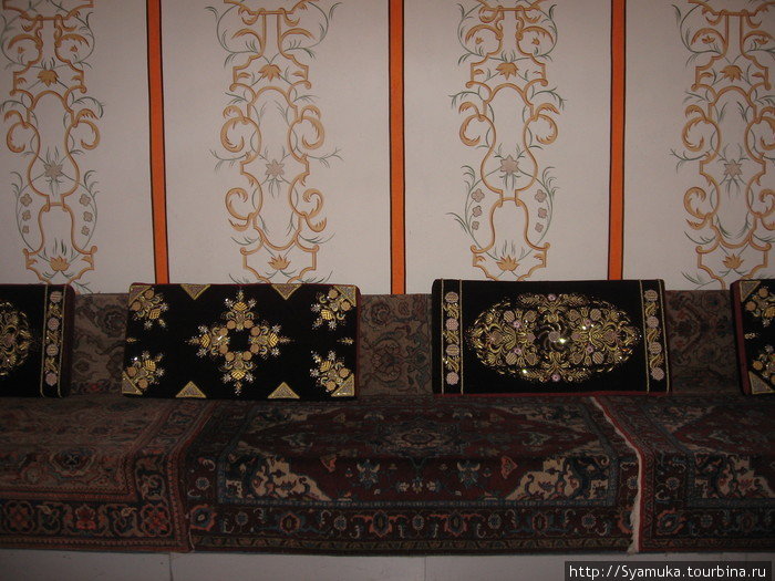 Одним из помещений Дворца является Диванный зал, где хан вместе с баями обсуждали наболевшее. Бахчисарай, Россия