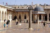 Во дворе мечети Омейядов
