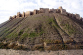Крепость на вершине холма
