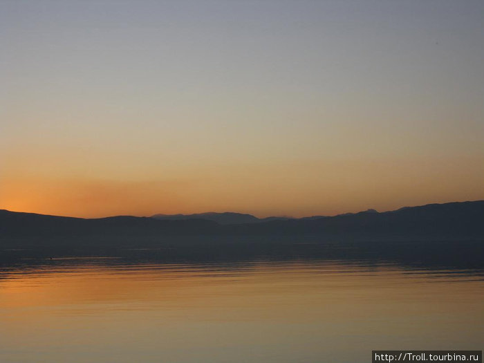 Закат над албанским берегом Охрид, Северная Македония