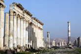 Колонны храма и триумфальная колонна