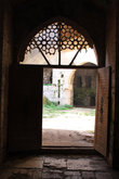 Дверь мечети — вид изнутри