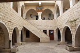 Внутренний двор монастыря Святой Феклы