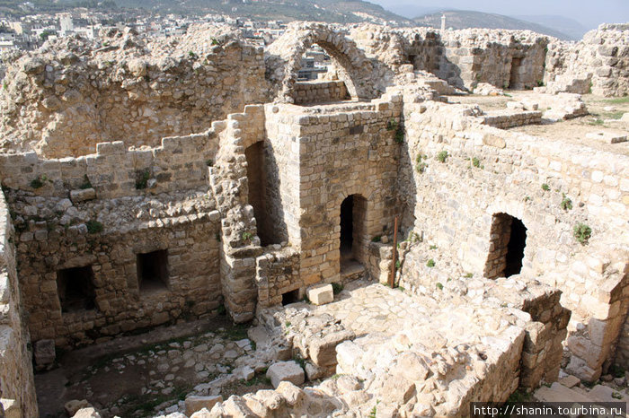 Внутренний двор замка Сирия