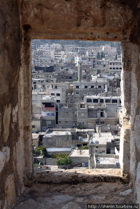 Вид из замка через окно Сирия