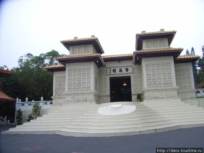 Вход в музей истории буддизма Дашу, Тайвань