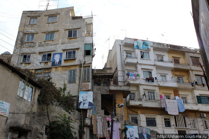 Политическая агитация на стенах домов Триполи, Ливан