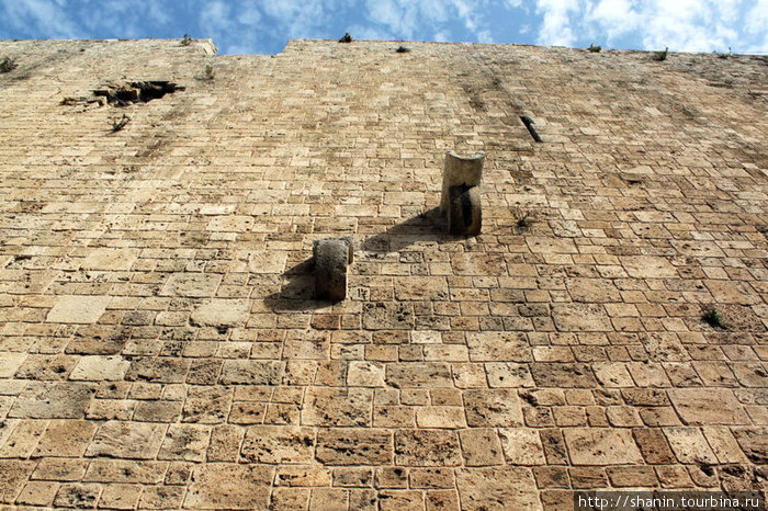 Стена крепости Триполи, Ливан