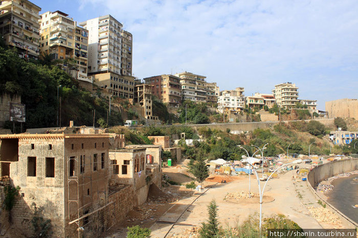 Дома на берегу реки Триполи, Ливан