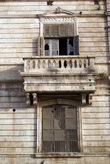 Окно и балкон — наследие французской оккупации