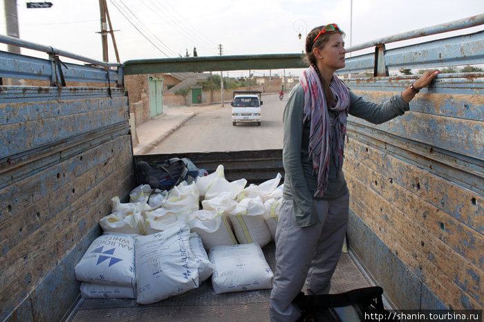 Автостопом в Эблу — в кузове грузовика Афамия, Сирия