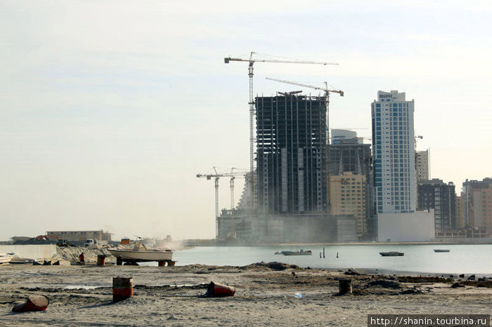 Новые дома на берегу Манама, Бахрейн