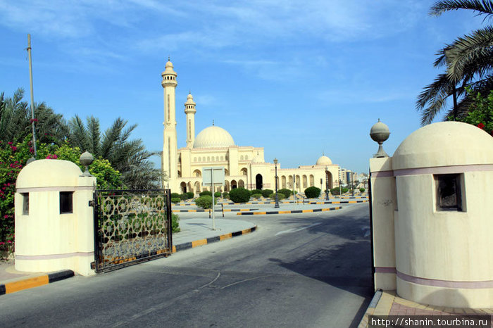 Мечеть Фатих — крупнейшая в Бахрейне Манама, Бахрейн
