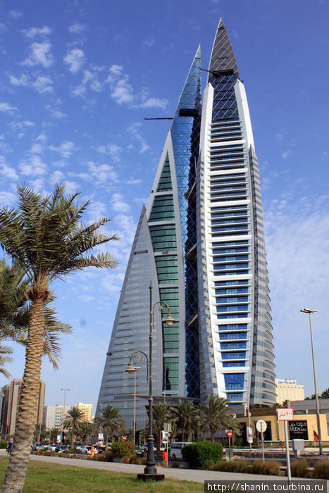 Башня Парус, вид сбоку Манама, Бахрейн