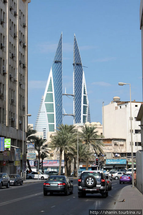 Небоскреб на окраине Старого города Манама, Бахрейн