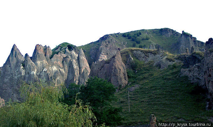 Необычные скалы Гориса Горис, Армения