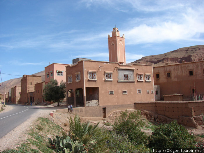 На месте старых строят новые Бульман, Марокко