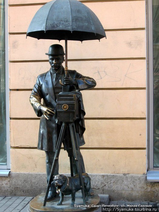 Скульптура на Малой Садовой Уличный фотограф. Санкт-Петербург, Россия