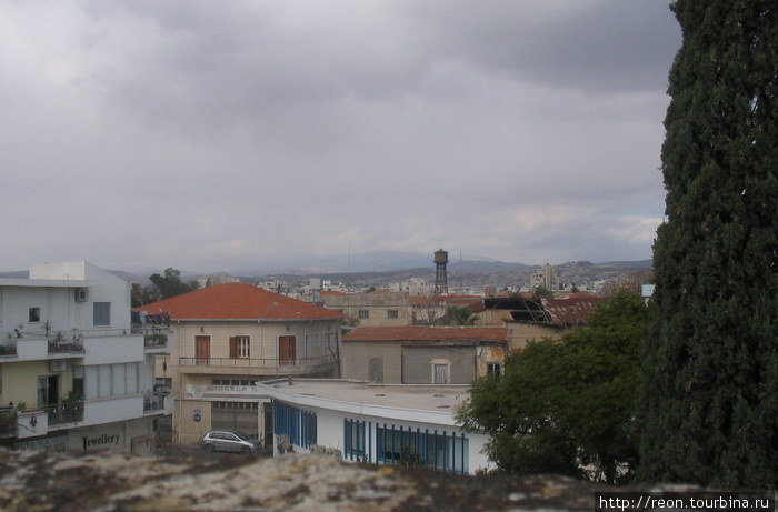Центр Лимассола состоит из невысоких домиков Лимассол, Кипр
