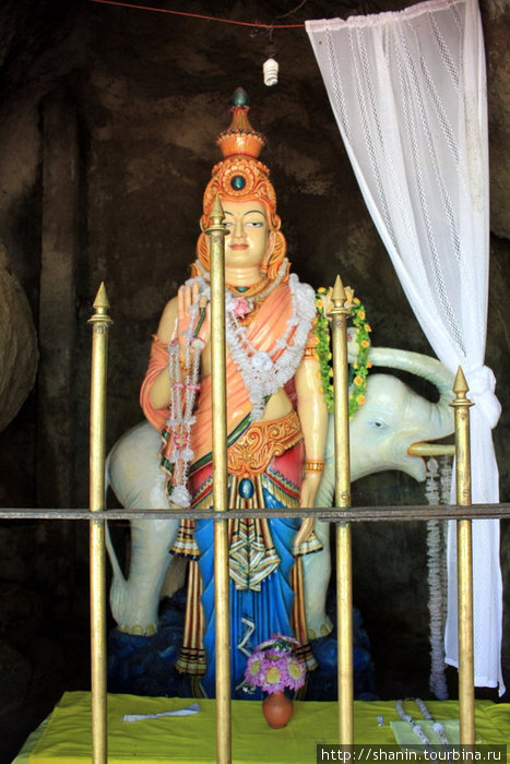 Индуистский бог Ганеша Шри Пада Пик (Пик Адама 2243м)  заповедник дикой природы, Шри-Ланка