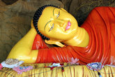 Голова лежащего Будды