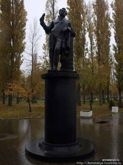 Набережная называется Пушкинская. И интересна она не только установленным тут к 300-летию города памятником поэта. Таганрог, Россия
