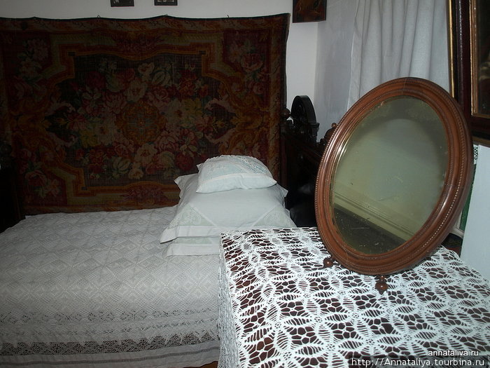 Вторая комната в доме служила спальней родителей. Таганрог, Россия