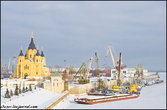 Вид с канавинского моста на Собор Александра Невского — как видно он расположен посреди порта