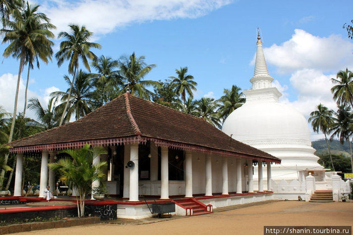 Храм и ступа Бадулла, Шри-Ланка
