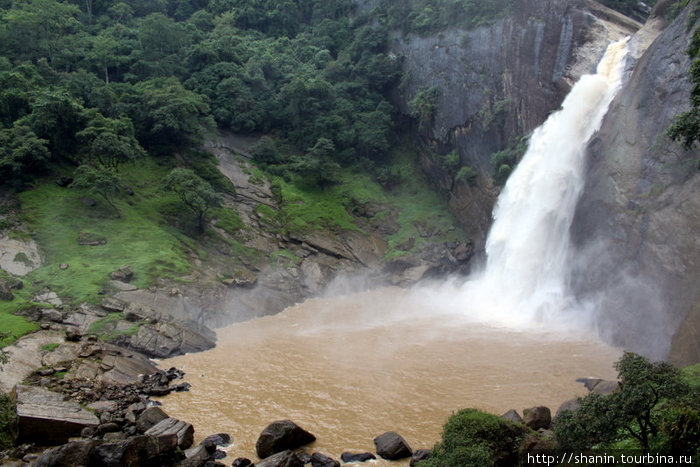 Водопад Духинда Бадулла, Шри-Ланка